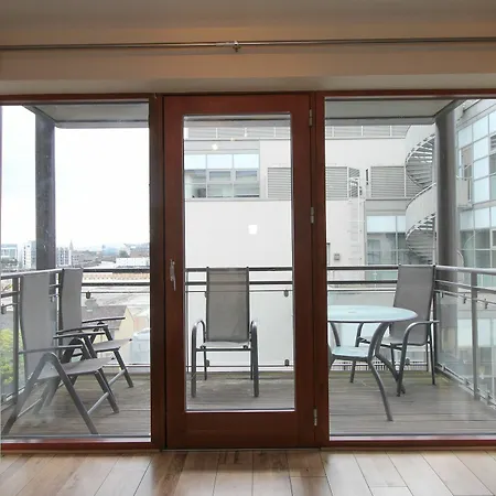Point Village Modern Apartment